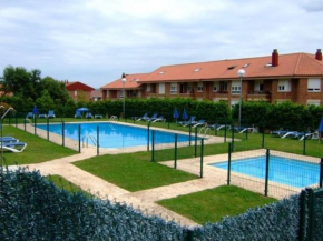 Apartamento urbanización privada. Piscinas. Tenis